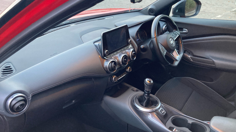 Nissan Juke 1.0 DiG-T 114 N-Connecta 5dr Petrol Hatchback